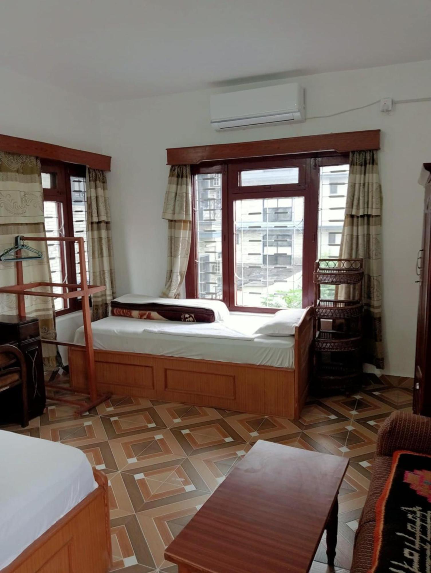New Summit Guest House Pokhara Exterior photo