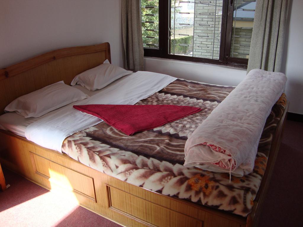 New Summit Guest House Pokhara Room photo