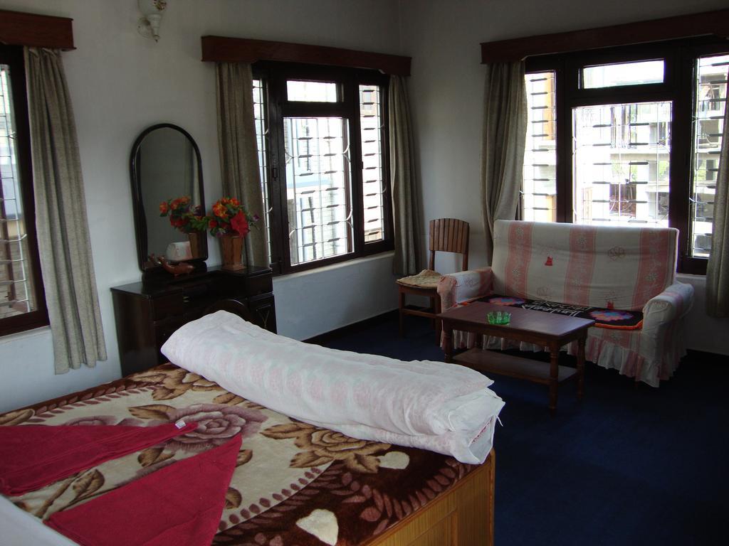 New Summit Guest House Pokhara Room photo