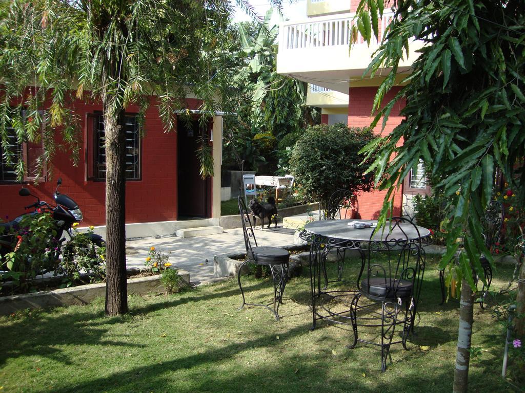 New Summit Guest House Pokhara Exterior photo