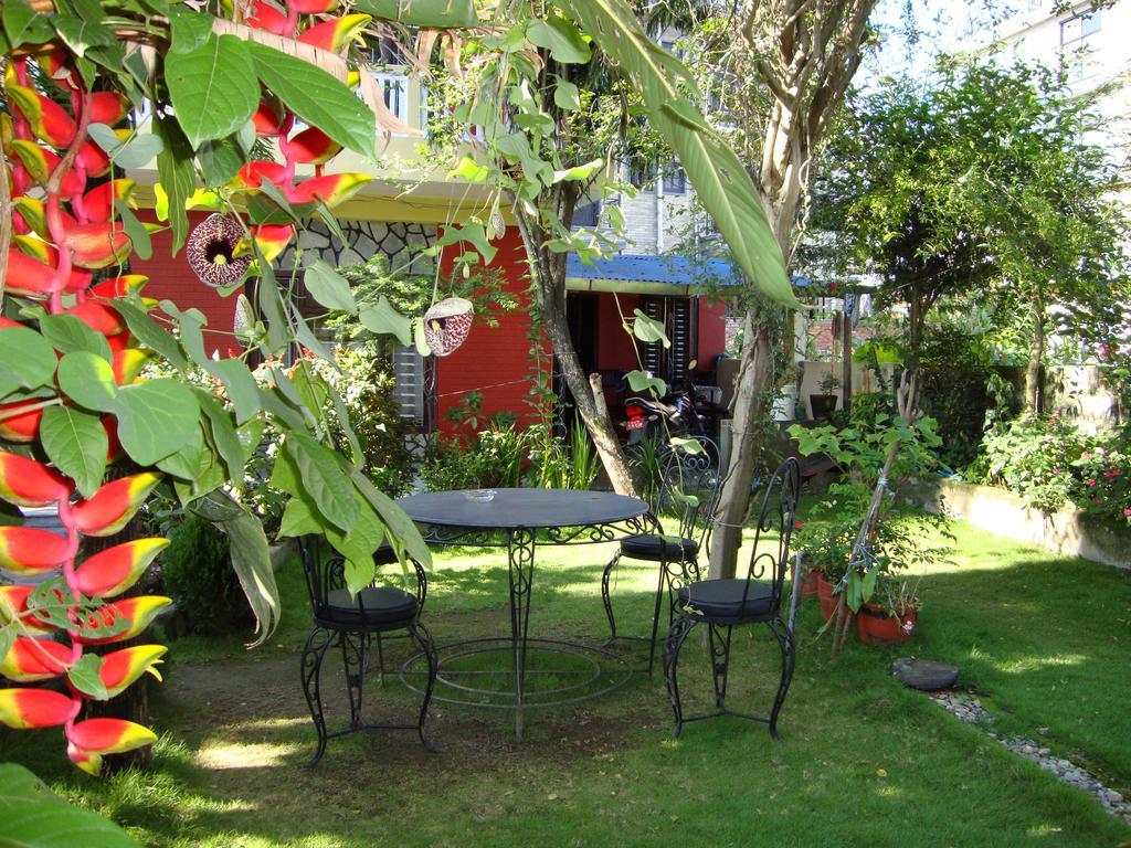 New Summit Guest House Pokhara Exterior photo