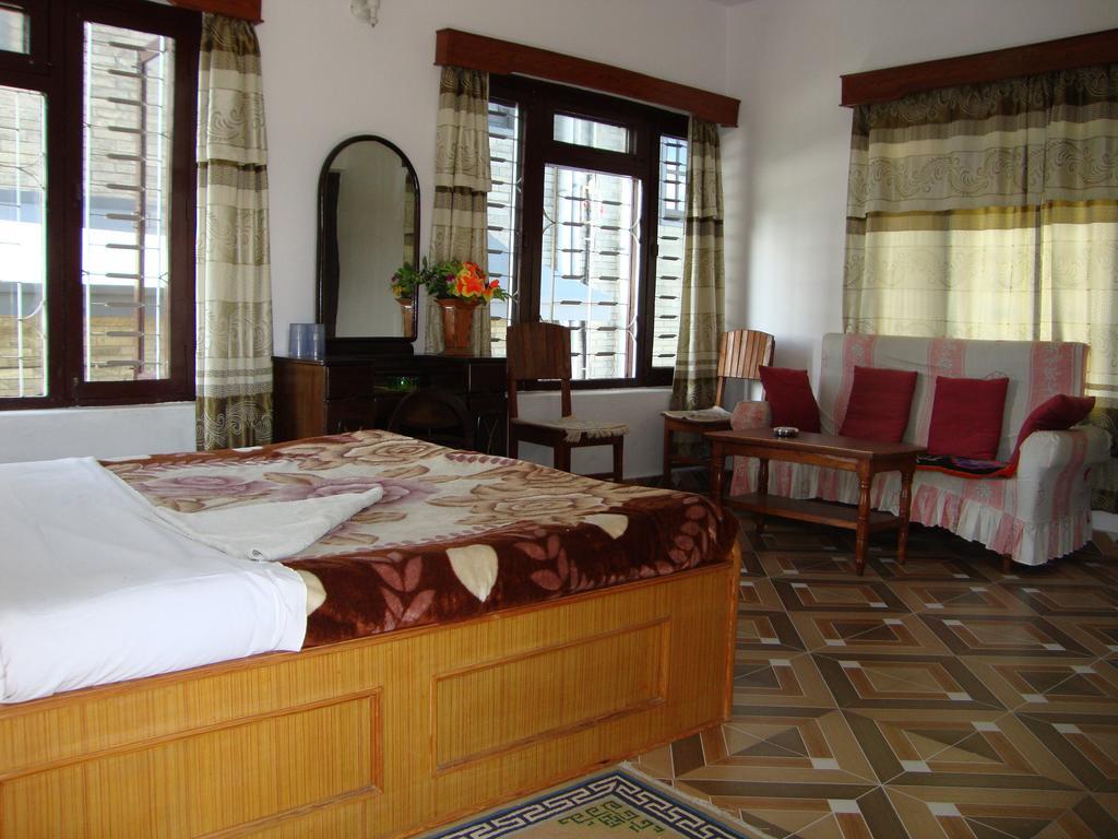 New Summit Guest House Pokhara Exterior photo