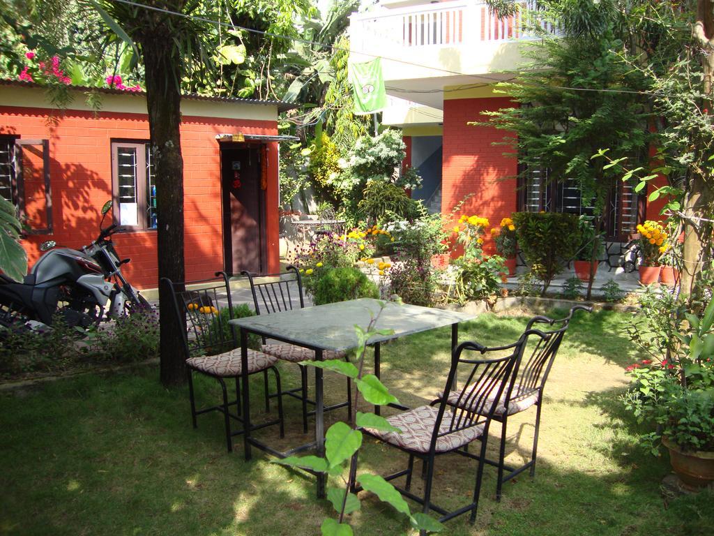 New Summit Guest House Pokhara Exterior photo